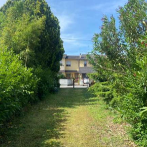 ASTA

Scopri questo affascinante appartamento situato al piano terra/rialzato nel cuore di Torri ...