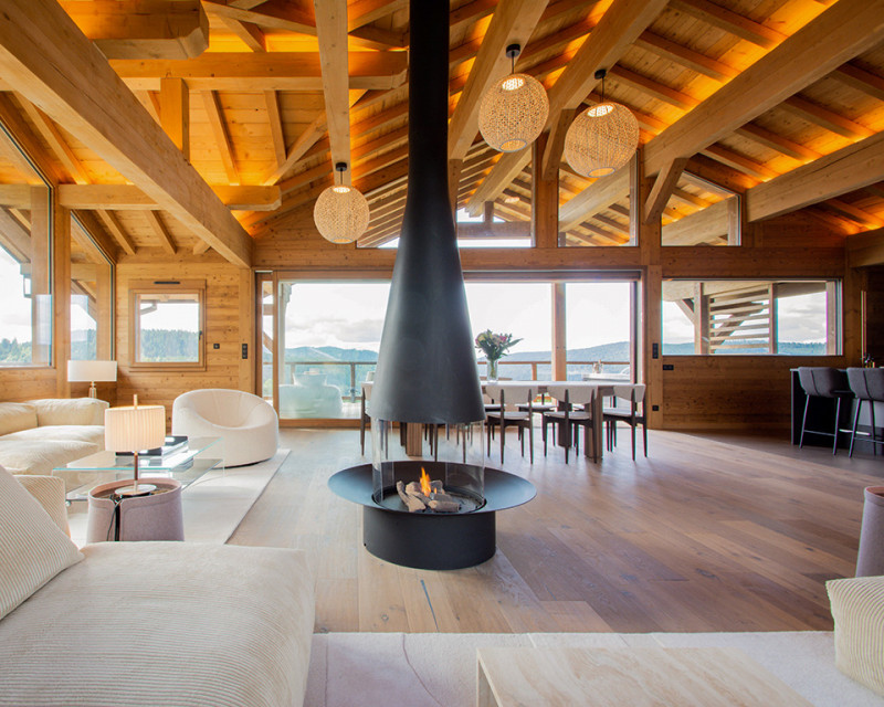 SAN VITO DI CADORE in bella zona ATTICO DI PREGIO CON VISTA MOZZAFIATO SULLE MONTAGNE. In esclusi...