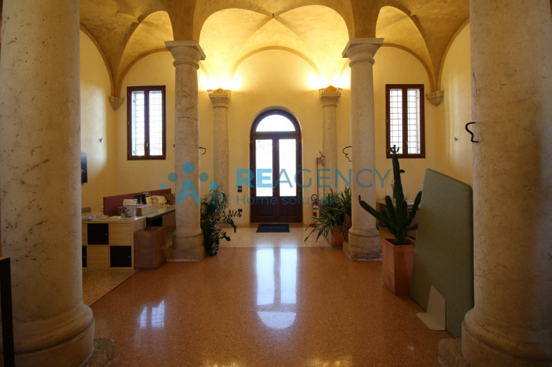 Marano Vicentino 

Sei alla ricerca di un raffinato ufficio di rappresentanza? 

Prezzo € 850 men...