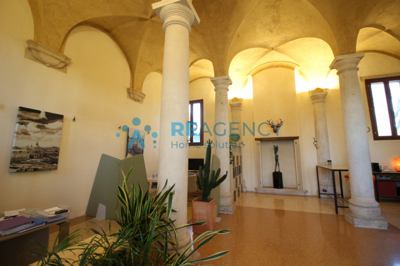 Marano Vicentino 

Sei alla ricerca di un raffinato ufficio di rappresentanza? 

Prezzo € 850 men...