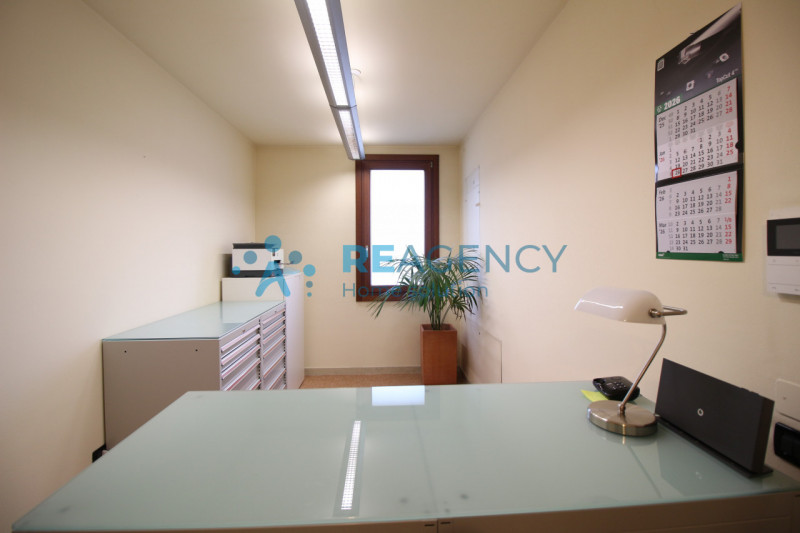 Marano Vicentino 

Sei alla ricerca di un raffinato ufficio di rappresentanza? 

Prezzo € 850 men...