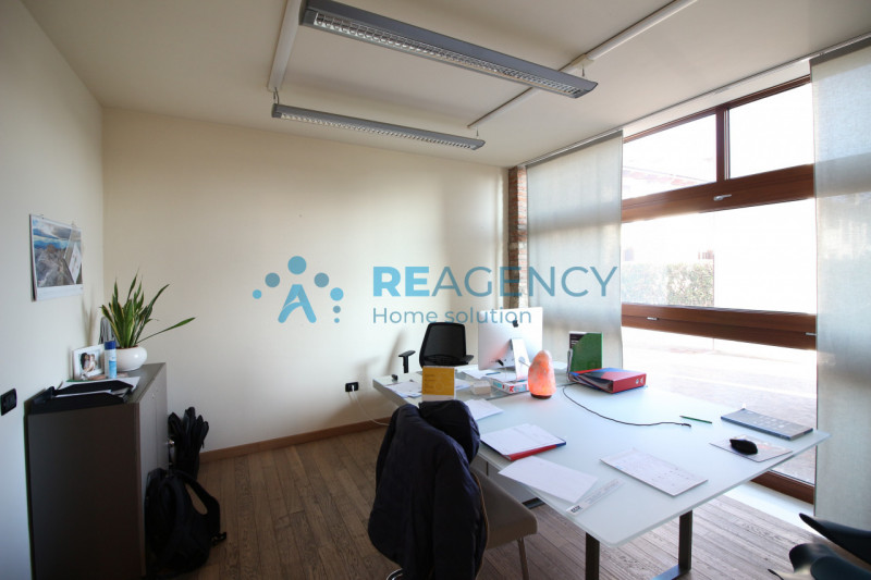 Marano Vicentino 

Sei alla ricerca di un raffinato ufficio di rappresentanza? 

Prezzo € 850 men...