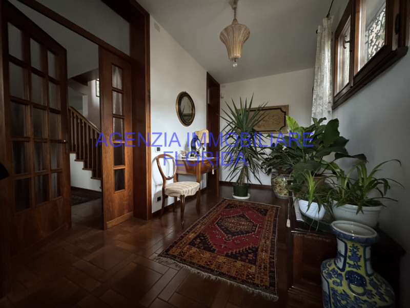 Villa singola situata nel cuore di Camposampiero, una delle località più ricercate della provinci...