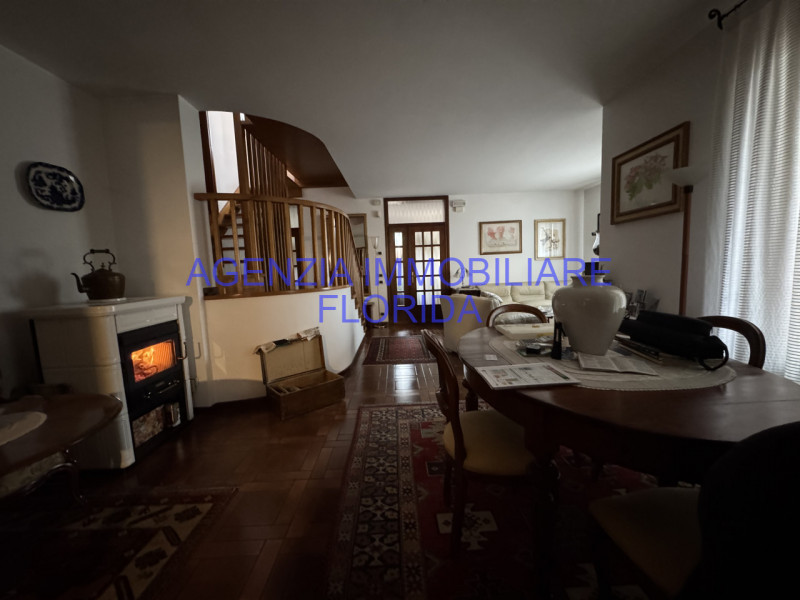 Villa singola situata nel cuore di Camposampiero, una delle località più ricercate della provinci...