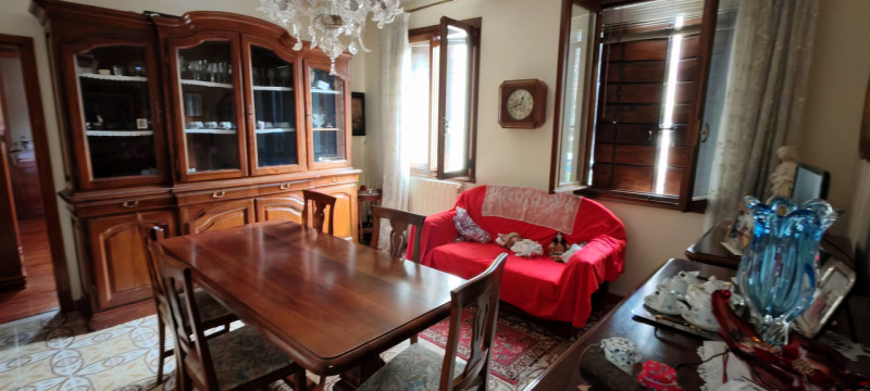 Proponiamo in esclusiva la vendita in blocco di due appartamenti situati nel cuore della rinomata...