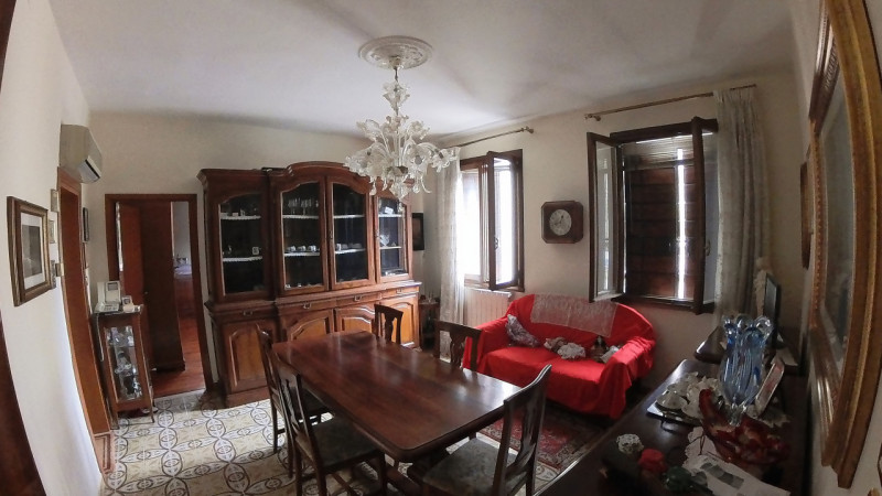 Proponiamo in esclusiva la vendita in blocco di due appartamenti situati nel cuore della rinomata...