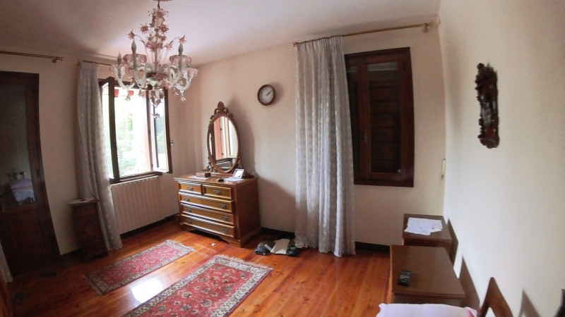 Proponiamo in esclusiva la vendita in blocco di due appartamenti situati nel cuore della rinomata...