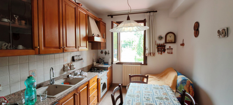 Proponiamo in esclusiva la vendita in blocco di due appartamenti situati nel cuore della rinomata...