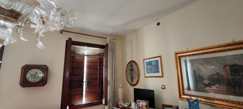 Proponiamo in esclusiva la vendita in blocco di due appartamenti situati nel cuore della rinomata...