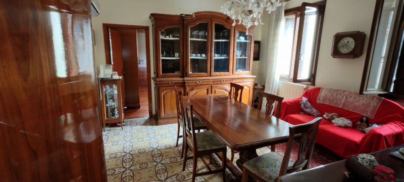 Proponiamo in esclusiva la vendita in blocco di due appartamenti situati nel cuore della rinomata...