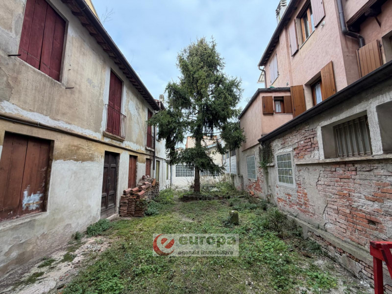 CENTRO STORICO VICENZA, a 150/200 mt. da Ponte degli Angeli / Piazza Matteotti: proponiamo due po...