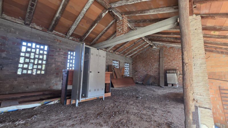 Nel cuore di un borgo di campagna, in zona agricola, proponiamo casa di campagna affiancata su en...