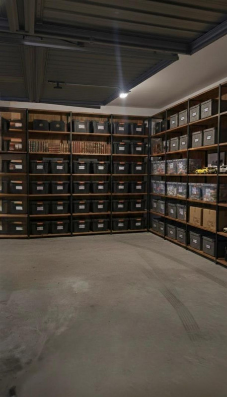 Vendesi a 200 metri da piazza Giorgione ampio garage di 50 mq, 2 posti auto + magazzino € 47.000 ...