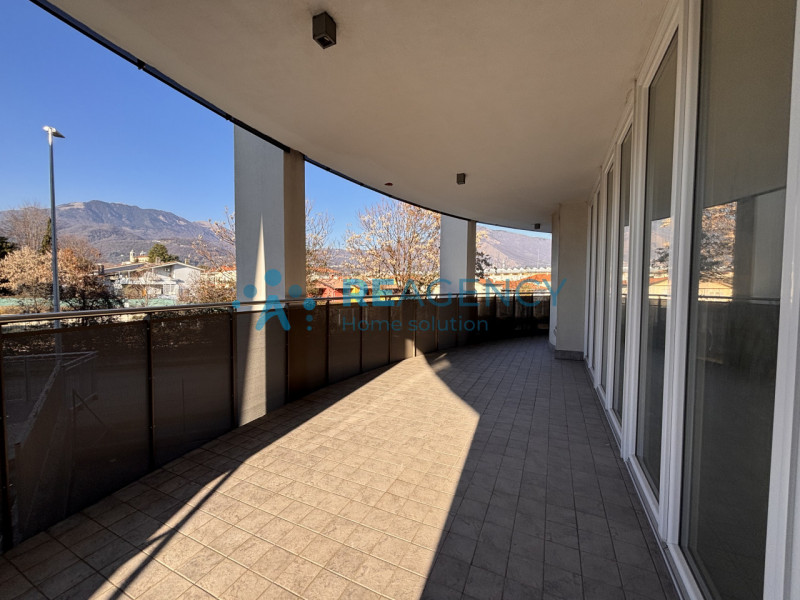 SIETE UNA FAMIGLIA ALLA RICERCA DI UNA NUOVA CASA GRANDE, CON I COMFORT DEL NUOVO e DISPONIBILE D...