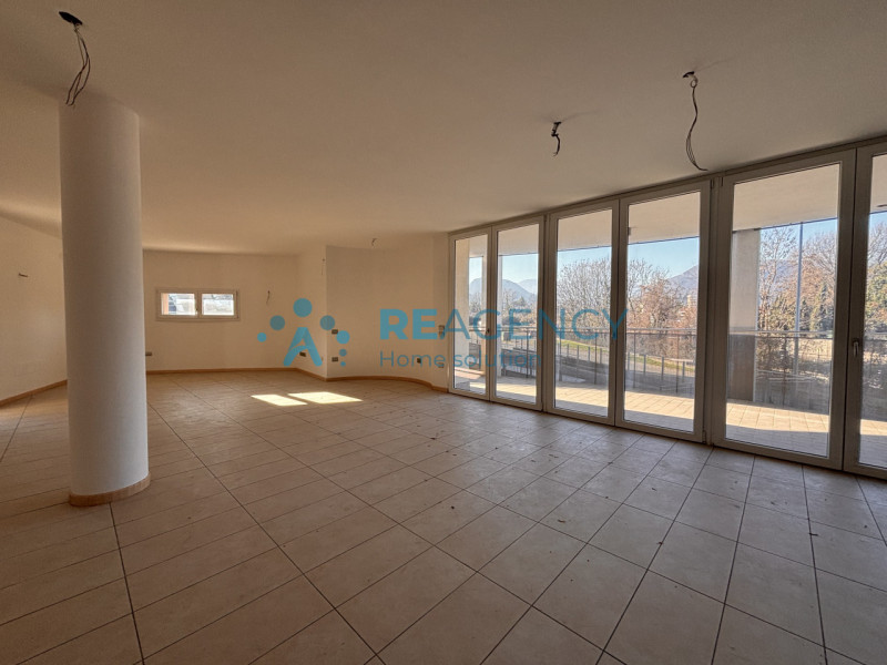 SIETE UNA FAMIGLIA ALLA RICERCA DI UNA NUOVA CASA GRANDE, CON I COMFORT DEL NUOVO e DISPONIBILE D...