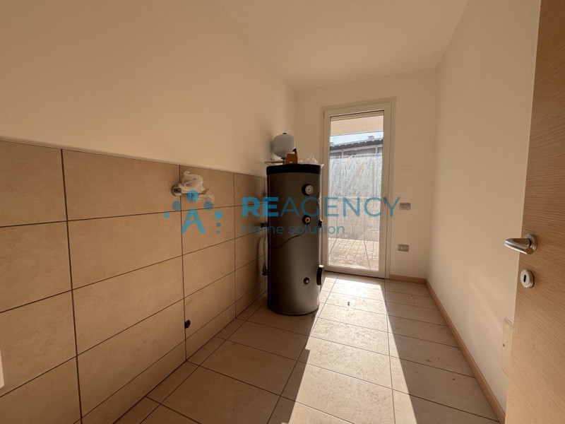 SIETE UNA FAMIGLIA ALLA RICERCA DI UNA NUOVA CASA GRANDE, CON I COMFORT DEL NUOVO e DISPONIBILE D...