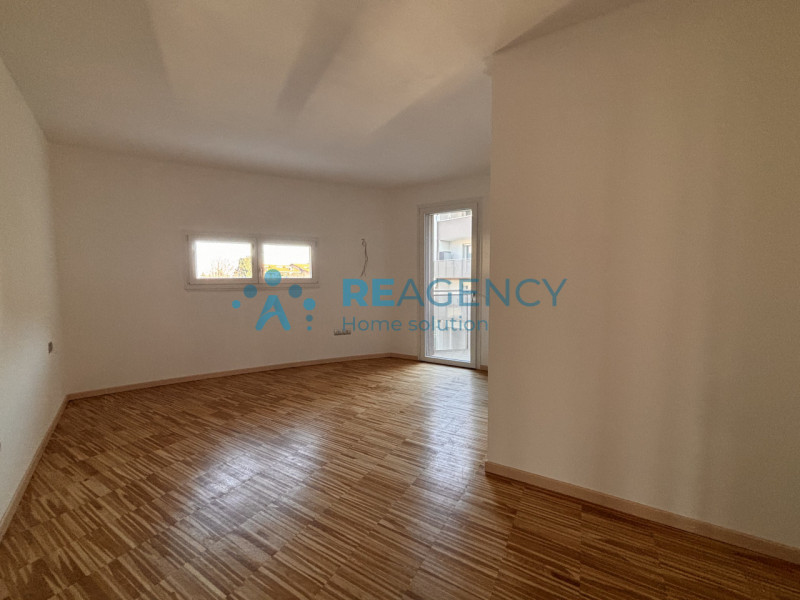 SIETE UNA FAMIGLIA ALLA RICERCA DI UNA NUOVA CASA GRANDE, CON I COMFORT DEL NUOVO e DISPONIBILE D...