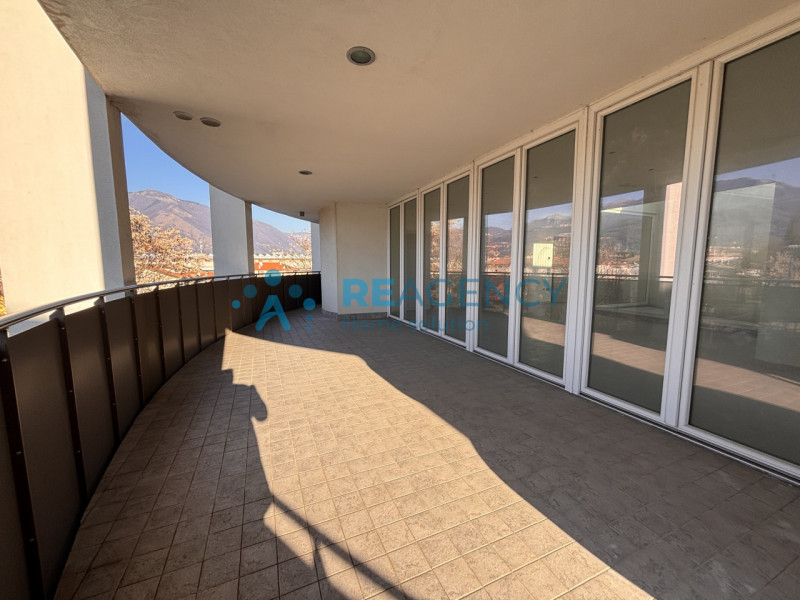 SIETE UNA FAMIGLIA ALLA RICERCA DI UNA NUOVA CASA GRANDE, CON I COMFORT DEL NUOVO e DISPONIBILE D...