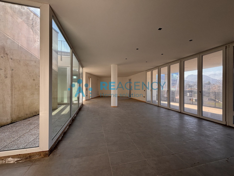 SIETE UNA FAMIGLIA ALLA RICERCA DI UNA NUOVA CASA GRANDE, CON I COMFORT DEL NUOVO e DISPONIBILE D...