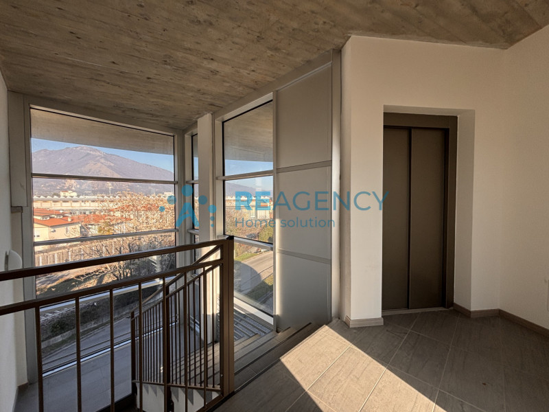 SIETE UNA FAMIGLIA ALLA RICERCA DI UNA NUOVA CASA GRANDE, CON I COMFORT DEL NUOVO e DISPONIBILE D...