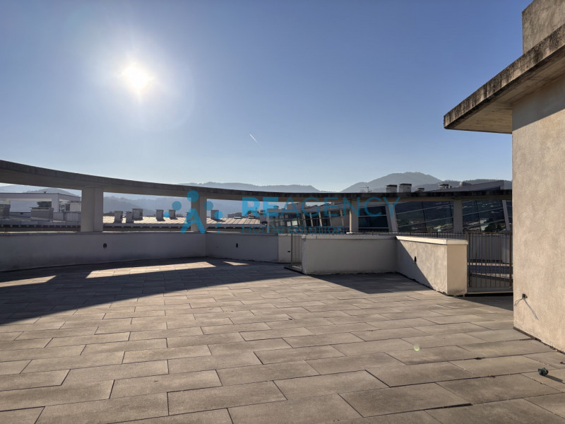 SIETE UNA FAMIGLIA ALLA RICERCA DI UNA NUOVA CASA GRANDE, CON I COMFORT DEL NUOVO e DISPONIBILE D...