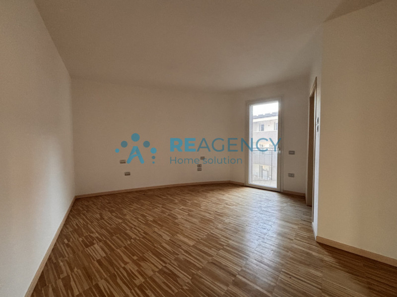 SIETE UNA FAMIGLIA ALLA RICERCA DI UNA NUOVA CASA GRANDE, CON I COMFORT DEL NUOVO e DISPONIBILE D...