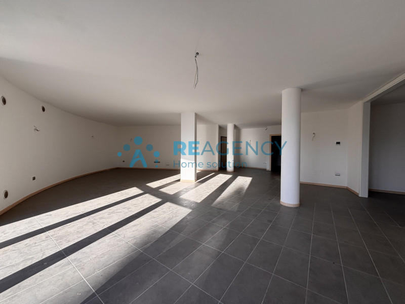 SIETE UNA FAMIGLIA ALLA RICERCA DI UNA NUOVA CASA GRANDE, CON I COMFORT DEL NUOVO e DISPONIBILE D...