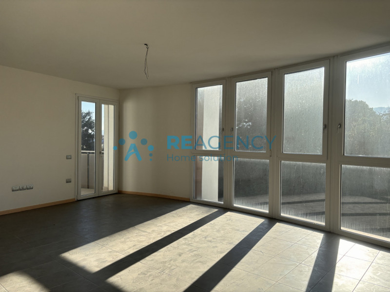 SIETE UNA FAMIGLIA ALLA RICERCA DI UNA NUOVA CASA GRANDE, CON I COMFORT DEL NUOVO e DISPONIBILE D...