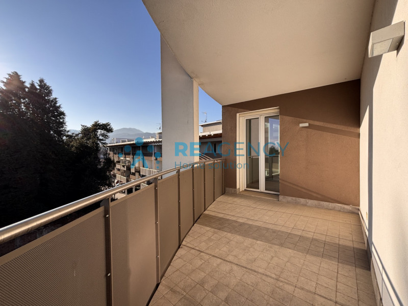 SIETE UNA FAMIGLIA ALLA RICERCA DI UNA NUOVA CASA GRANDE, CON I COMFORT DEL NUOVO e DISPONIBILE D...