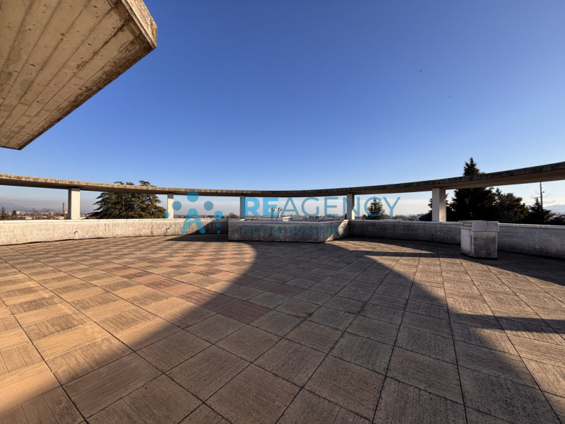 SIETE UNA FAMIGLIA ALLA RICERCA DI UNA NUOVA CASA GRANDE, CON I COMFORT DEL NUOVO e DISPONIBILE D...