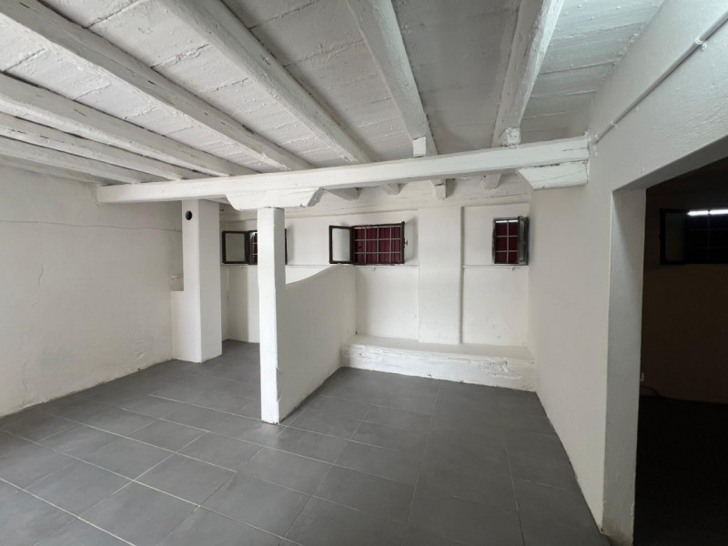 Oggi vi proponiamo una casa singola a Codevigo situata in zona di campagna ed allo stesso tempo i...