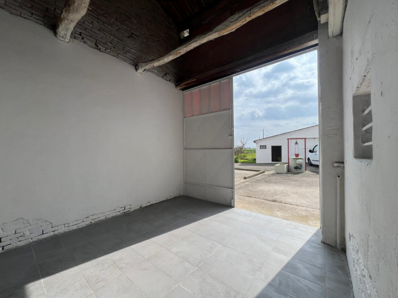 Oggi vi proponiamo una casa singola a Codevigo situata in zona di campagna ed allo stesso tempo i...