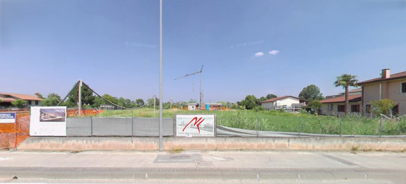 Proponiamo in vendita un ampio terreno edificabile residenziale nel comune di Sant'Angelo di Piov...