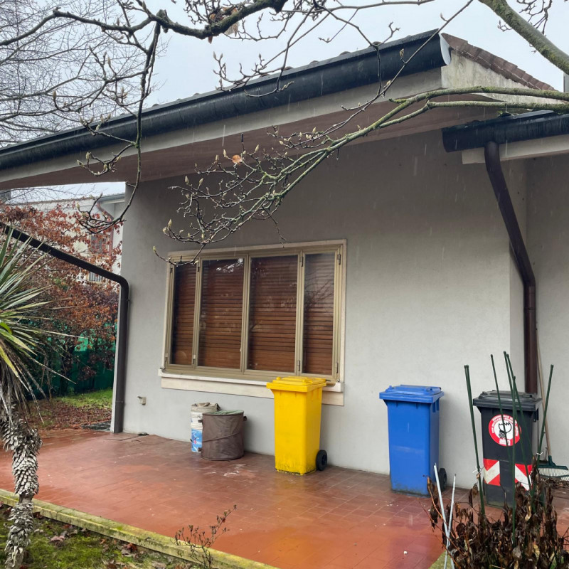 IN ESCLUSIVA 
Scopri questa straordinaria opportunità di acquisto nel rinomato quartiere dei lagh...