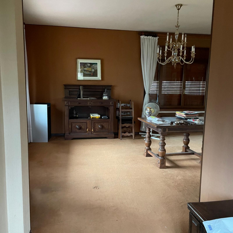 IN ESCLUSIVA 
Scopri questa straordinaria opportunità di acquisto nel rinomato quartiere dei lagh...