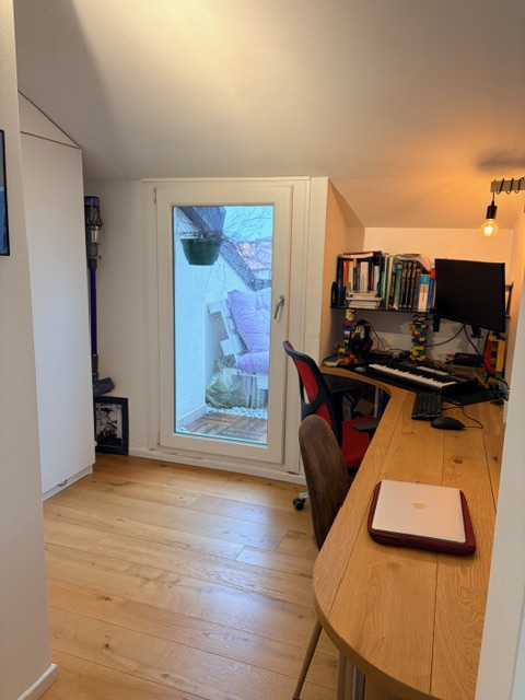 Centralissimo appartamento  a due passi dalla Chiesa di Madonna Pellegrina, posto all'ultimo pian...