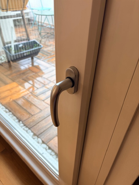 Centralissimo appartamento  a due passi dalla Chiesa di Madonna Pellegrina, posto all'ultimo pian...