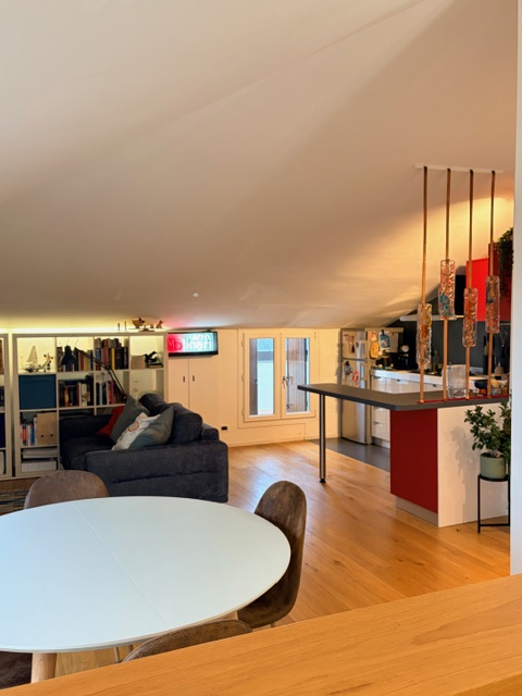 Centralissimo appartamento  a due passi dalla Chiesa di Madonna Pellegrina, posto all'ultimo pian...