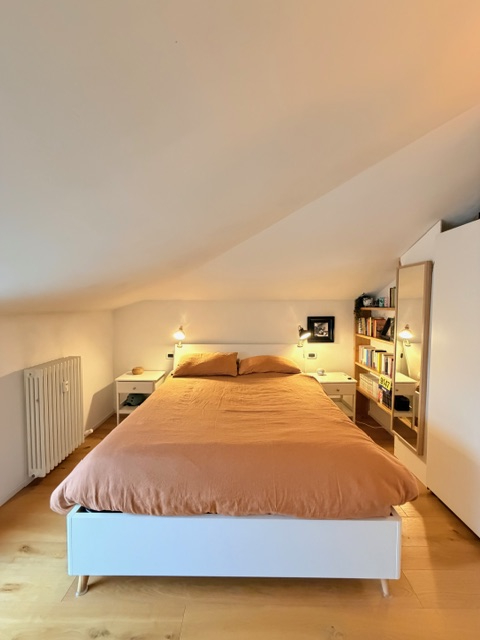 Centralissimo appartamento  a due passi dalla Chiesa di Madonna Pellegrina, posto all'ultimo pian...