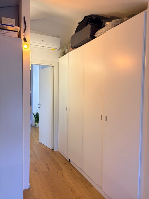 Centralissimo appartamento  a due passi dalla Chiesa di Madonna Pellegrina, posto all'ultimo pian...