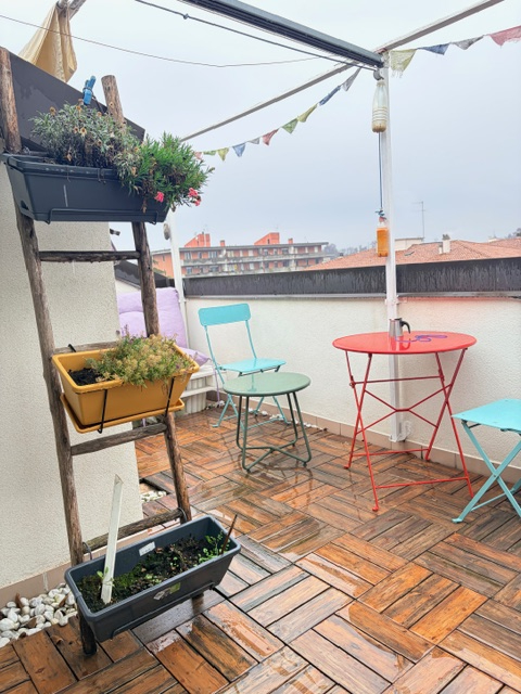 Centralissimo appartamento  a due passi dalla Chiesa di Madonna Pellegrina, posto all'ultimo pian...