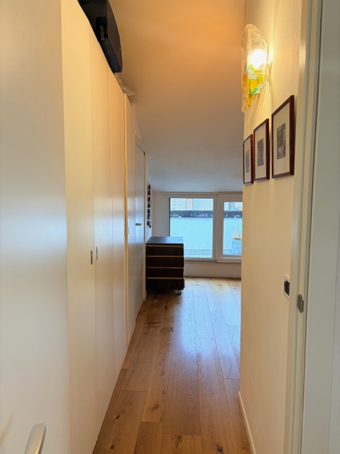 Centralissimo appartamento  a due passi dalla Chiesa di Madonna Pellegrina, posto all'ultimo pian...