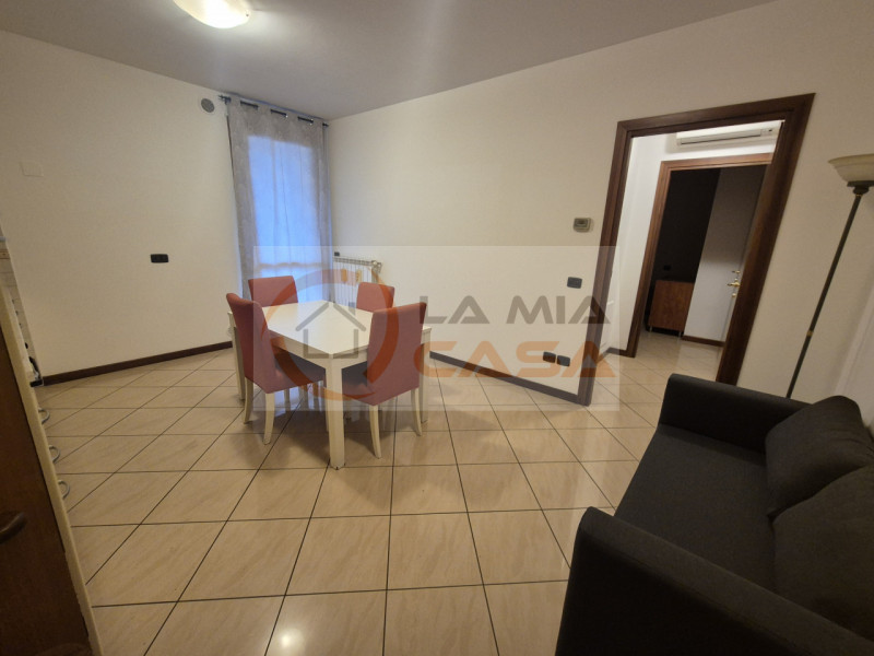 SONO RICHIESTE REFERENZE E CONTRATTO DI LAVORO A TEMPO INDETERMINATO.
SI PREGA DI INVIARE UNA EMA...