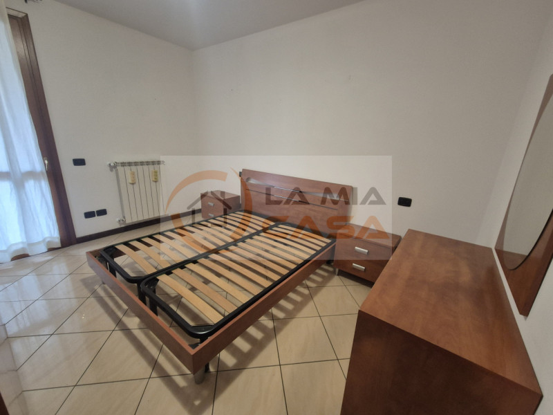 SONO RICHIESTE REFERENZE E CONTRATTO DI LAVORO A TEMPO INDETERMINATO.
SI PREGA DI INVIARE UNA EMA...