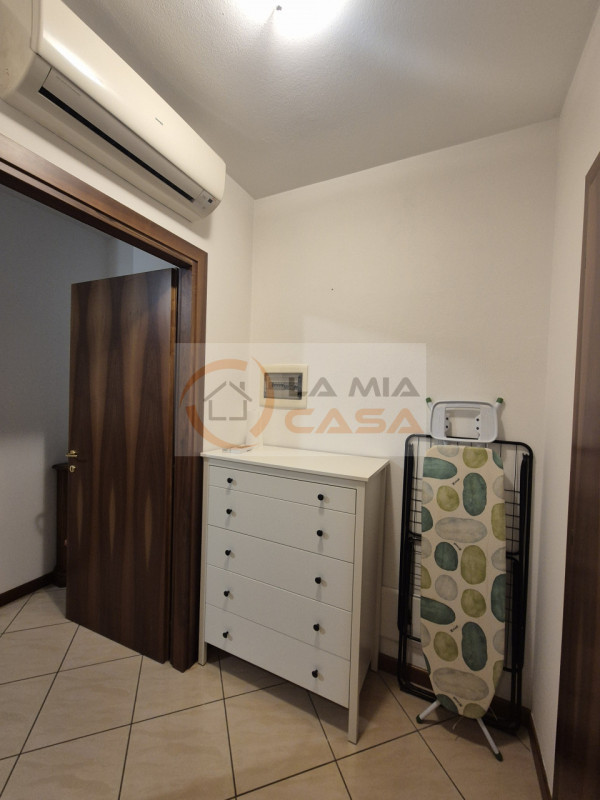 SONO RICHIESTE REFERENZE E CONTRATTO DI LAVORO A TEMPO INDETERMINATO.
SI PREGA DI INVIARE UNA EMA...