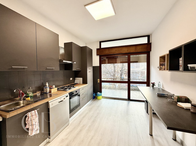 Si affittano 3 stanze matrimoniali ad uso singolo all’interno di una villa bifamiliare, situata n...