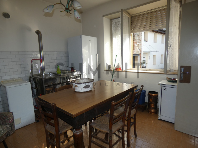 SCHIO - Periferia: CASA INDIPENDENTE terra cielo libera su tra lati con terreno di pertinenza. Cl...