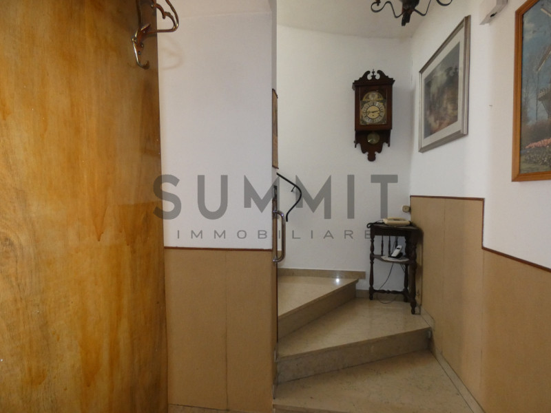 SCHIO - Periferia: CASA INDIPENDENTE terra cielo libera su tra lati con terreno di pertinenza. Cl...