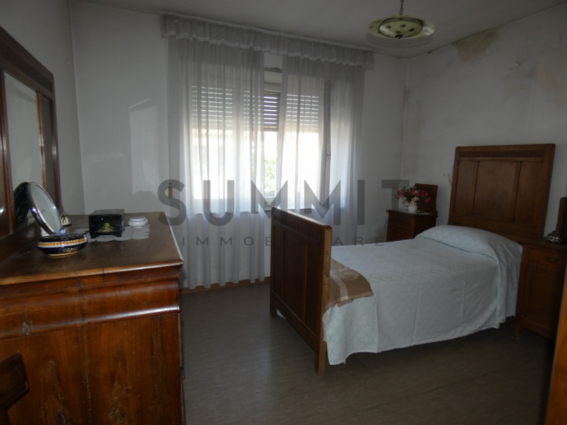 SCHIO - Periferia: CASA INDIPENDENTE terra cielo libera su tra lati con terreno di pertinenza. Cl...