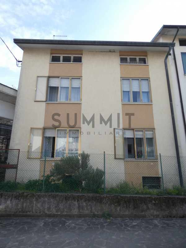 SCHIO - Periferia: CASA INDIPENDENTE terra cielo libera su tra lati con terreno di pertinenza. Cl...